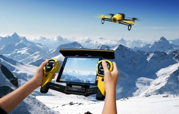 Parrot社の新型クワッドコプター「Bebop Drone」の外観イメージ